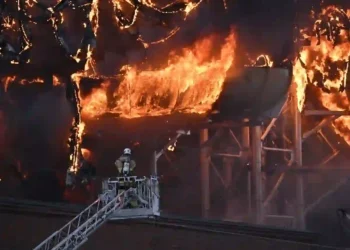 Huge Fire Rips Through Popular Amusement Park on Boxing Day