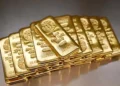 Gold hits record high on safe-haven demand