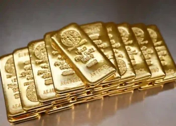 Gold hits record high on safe-haven demand